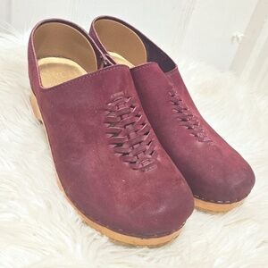 Sven Dark Red Woven Women Clogs.  Size 40 Or Us 9🌴